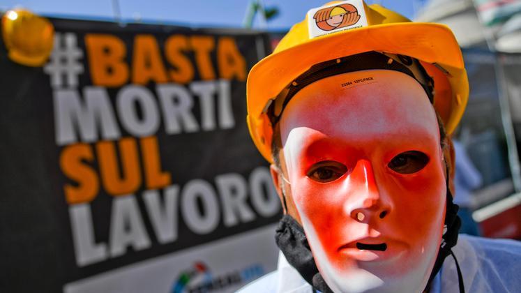 Incidenti Sul Lavoro A Brescia Meno Infortuni Ma Morti In Aumento incidenti-sul-lavoro-a-brescia-meno-infortuni-ma-morti-in-aumento