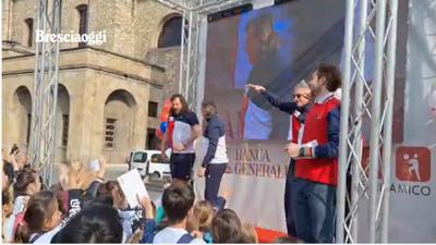 Video: I campioni dello sport in piazza Vittoria | Bresciaoggi